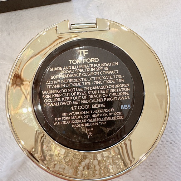 NIB Tom ford shade and illuminate foundation spf45 soft radiance cushion compact - Picture 3 of 5